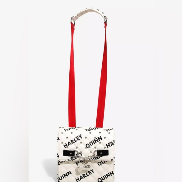 Comics Birds of Prey Harley Quinn
Bruce Studded Convertible Mini
Backpack - 🎒 - Picture 1 of 15
